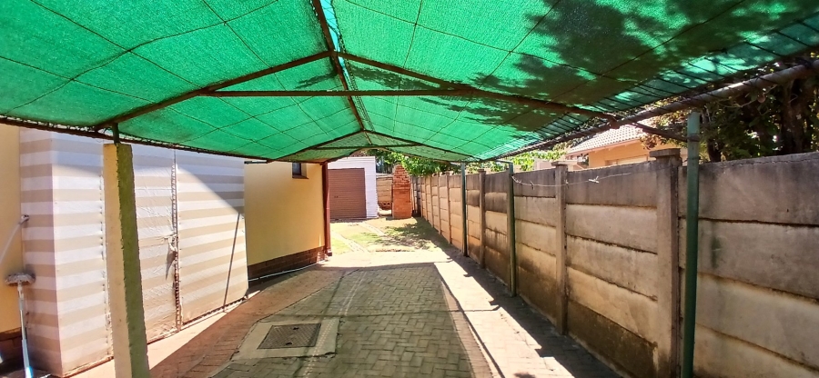 4 Bedroom Property for Sale in Uitsig Free State